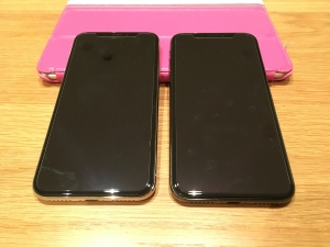 iPhoneX液晶面の色での違い