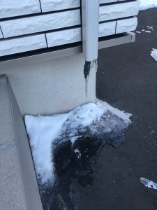 バルコニーの排水パイプの凍結
