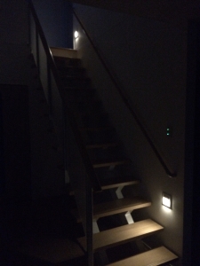 階段保安灯