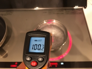 お湯の温度を放射温度計で計る2回目