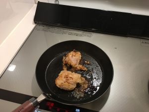 鶏肉を焼いたときの油はね